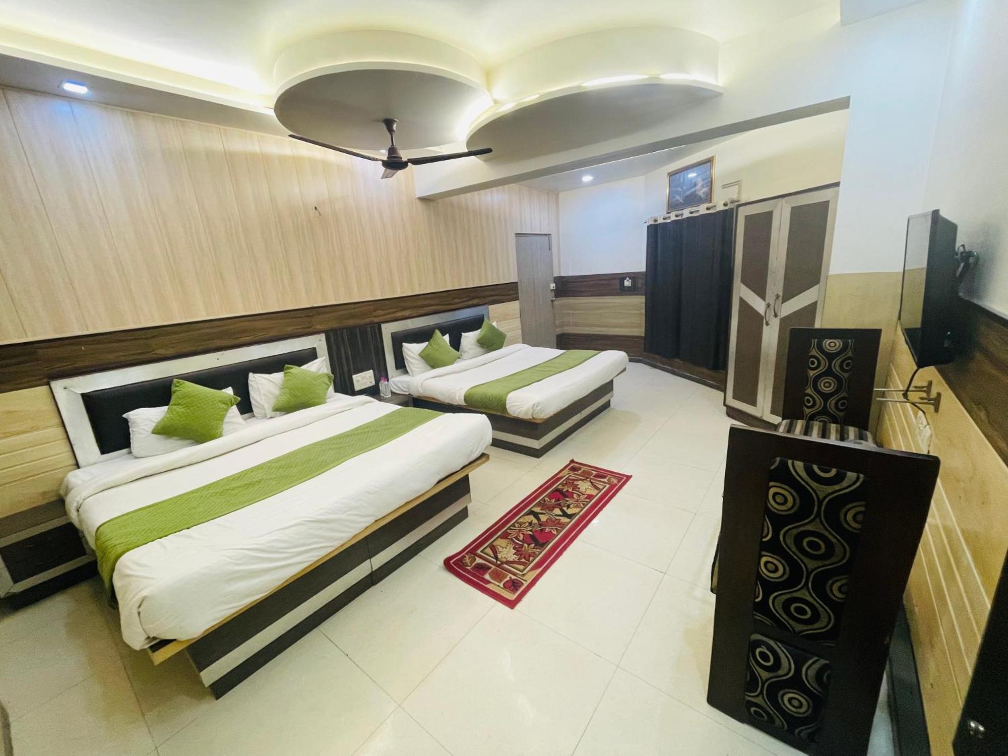 Alpine By The Golden Taj Group And